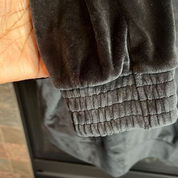 Zella Girls Black Velour Pullover Sweatshirt XS - Picture 3 of 8